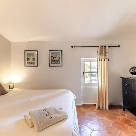 Holiday home Mas Orea Sous La Glycine